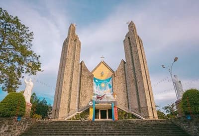 Tour Hành Hương Đức Mẹ La Vang 2N1Đ | Phủ Cam - La Vang - Động Phong Nha