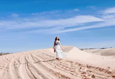 Tour Phú Yên 1 Ngày | Nhất Tự Sơn - Biển Vịnh Hòa - Đồi Cát Từ Nham